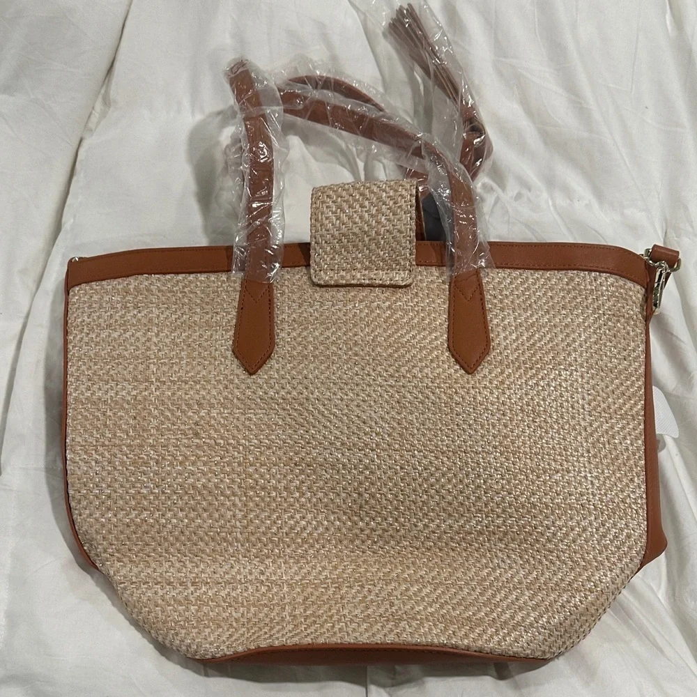 Wamiant Women's Brown and Tan Shoulder Bag